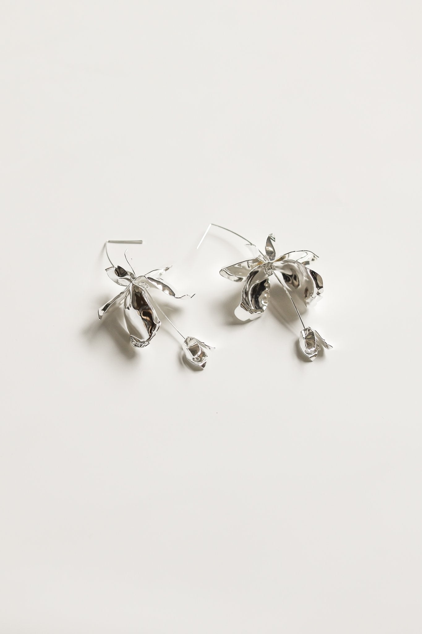 MAGNOLIA-STEM-SILVER-1.jpg