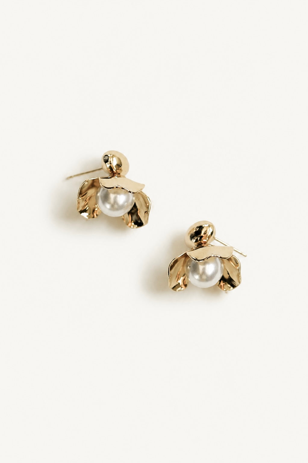 Rowan Flower + Pearl Drop Earrings - Sale