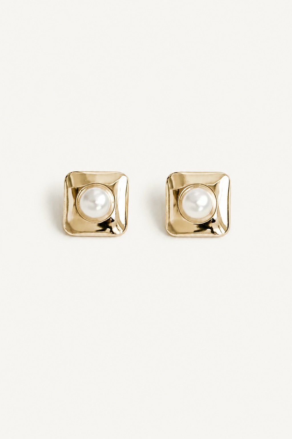 Vintage Bobbi Pearl Stud Earrings