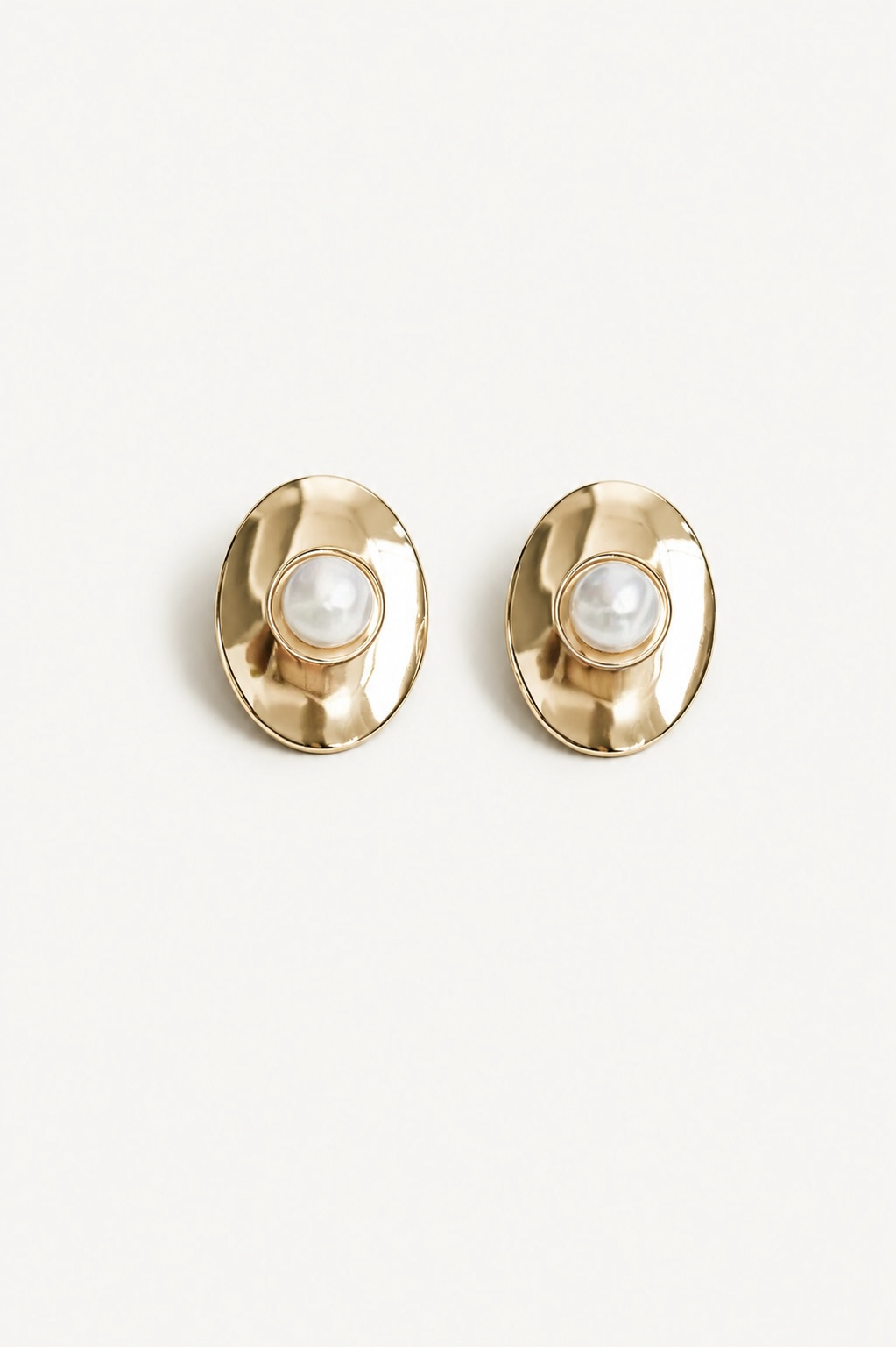 Vintage Bowie Pearl Stud Earrings