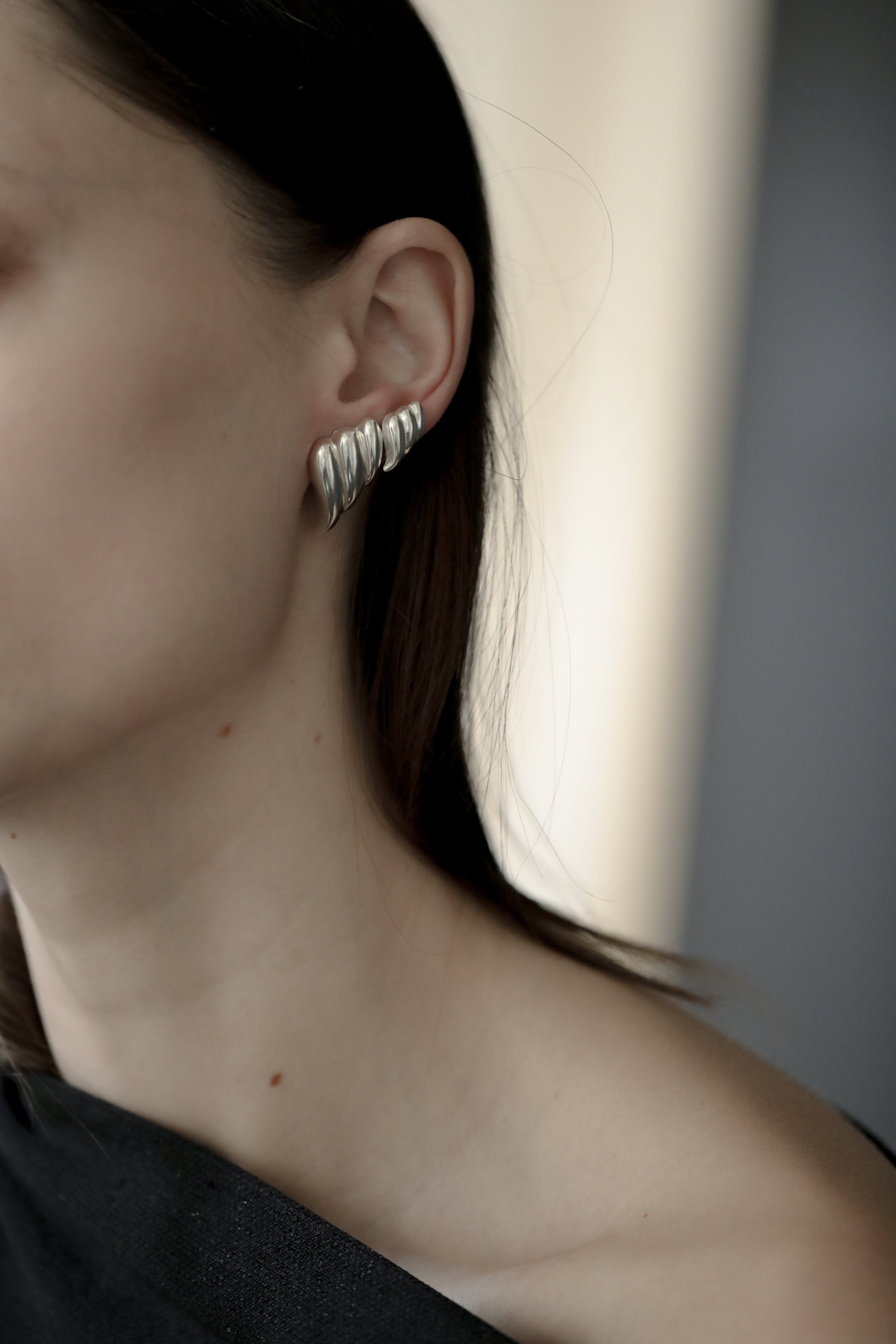 Ribbed Sculptural Stud Earring Set