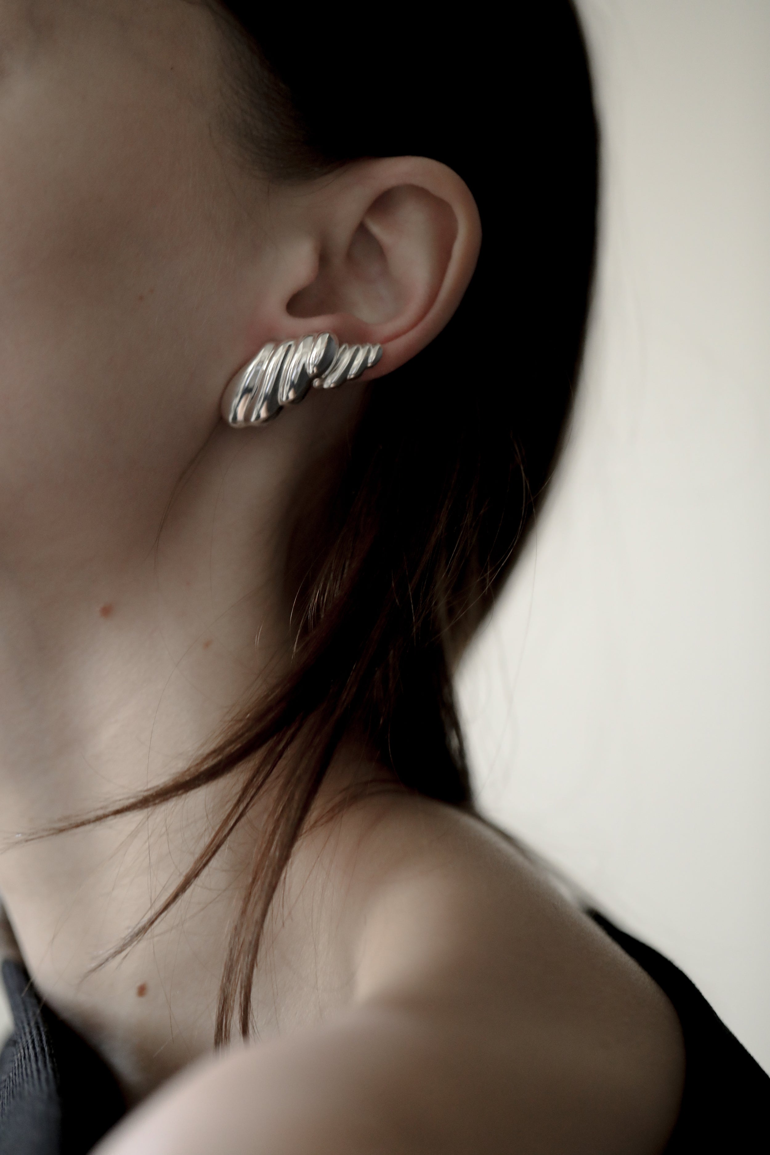 Forme Sculptural Stud Set