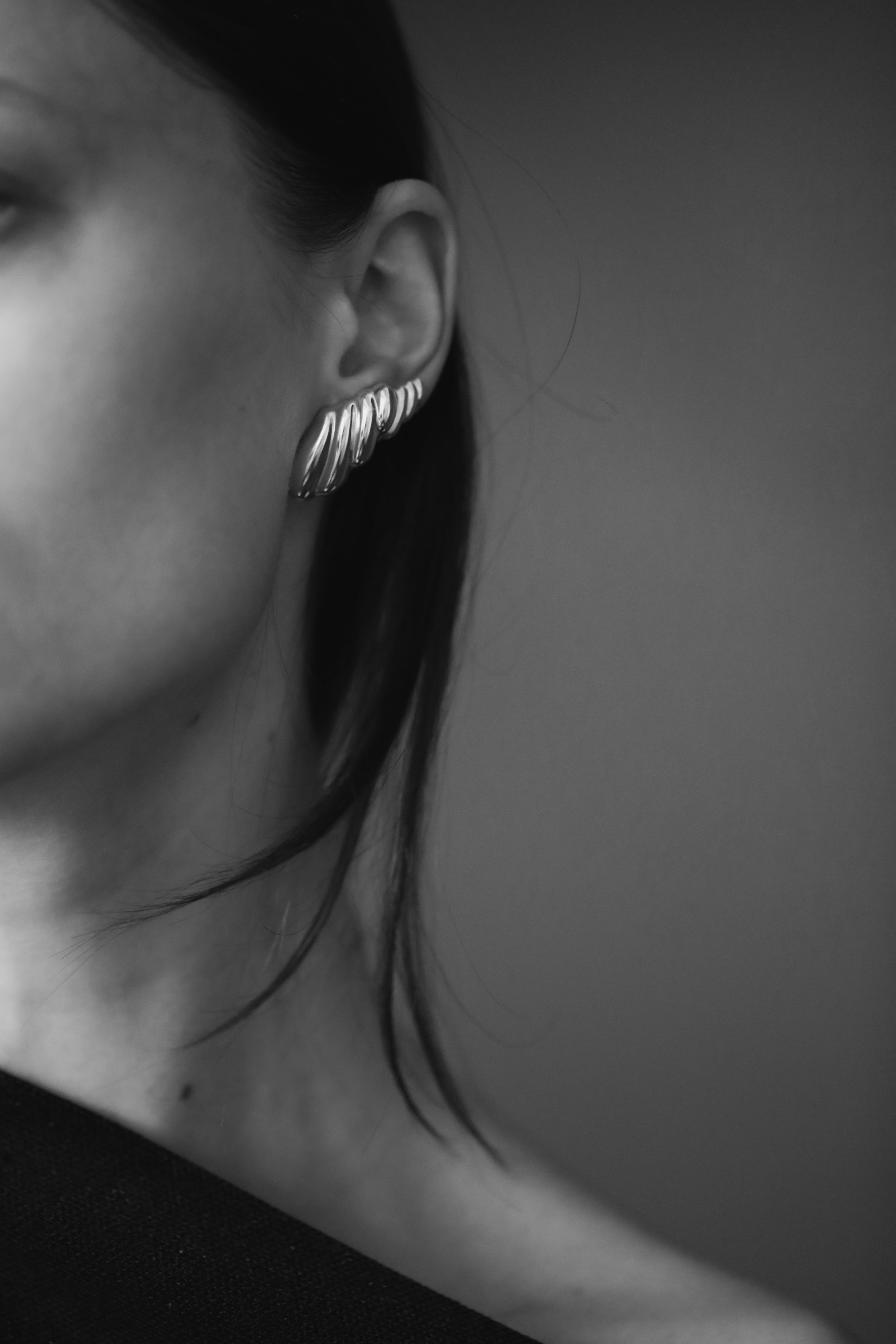 Forme Sculptural Stud Set