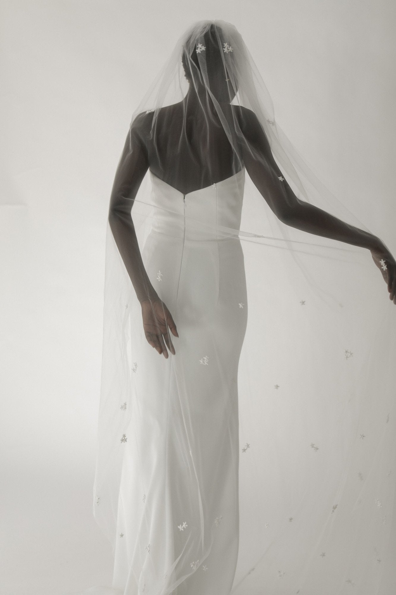 Aster Raffia Veil