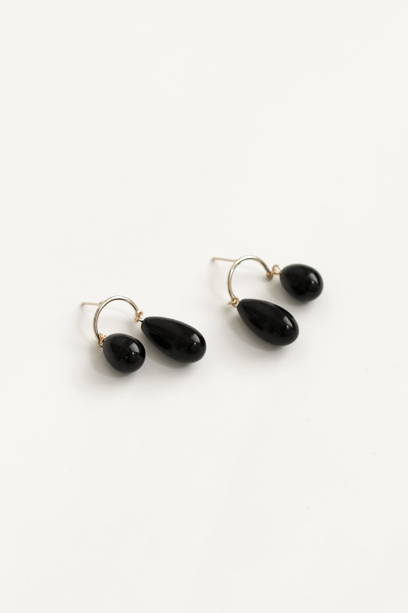Glass Asymmetric Drop Earrings - Black