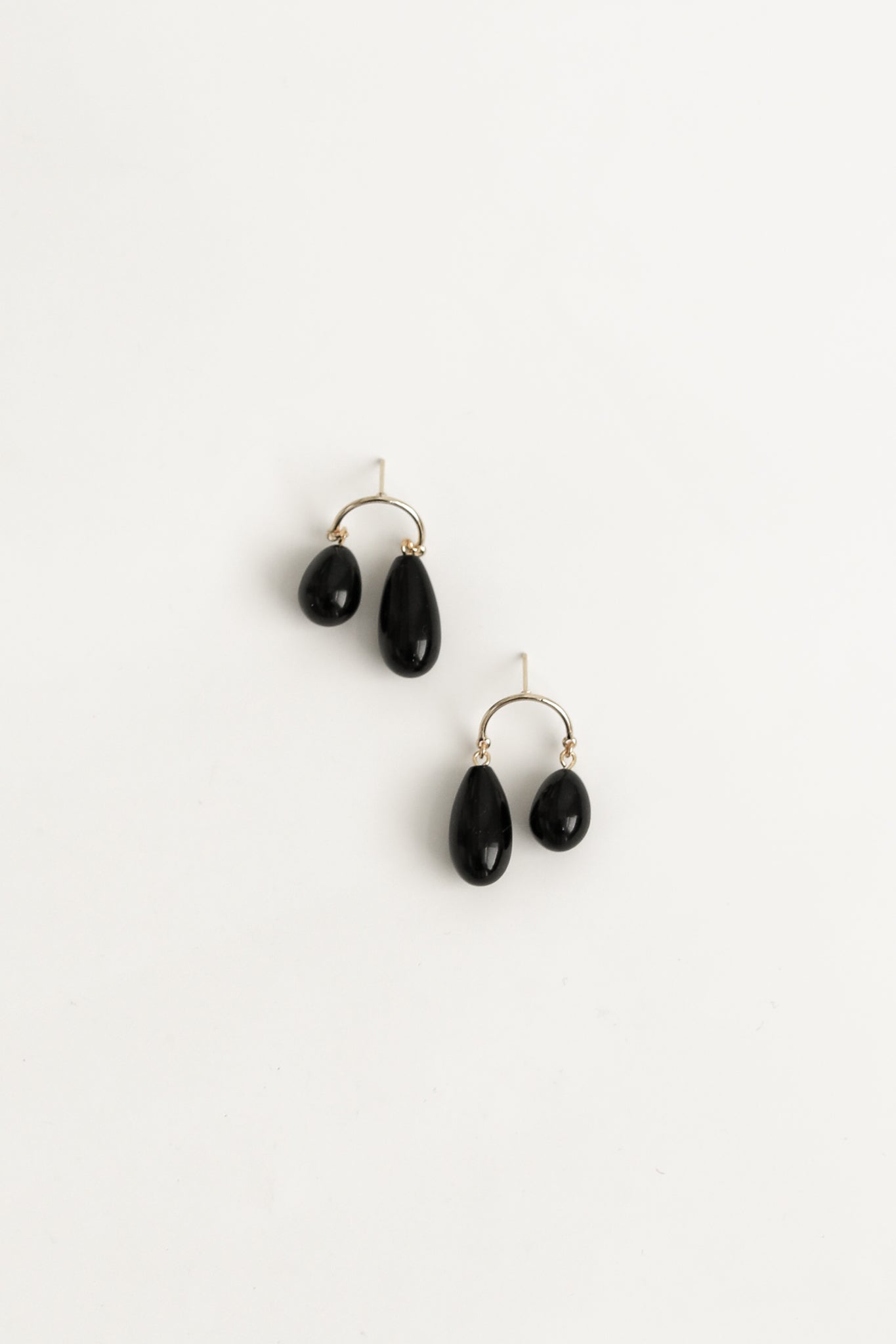 Glass Asymmetric Drop Earrings - Black