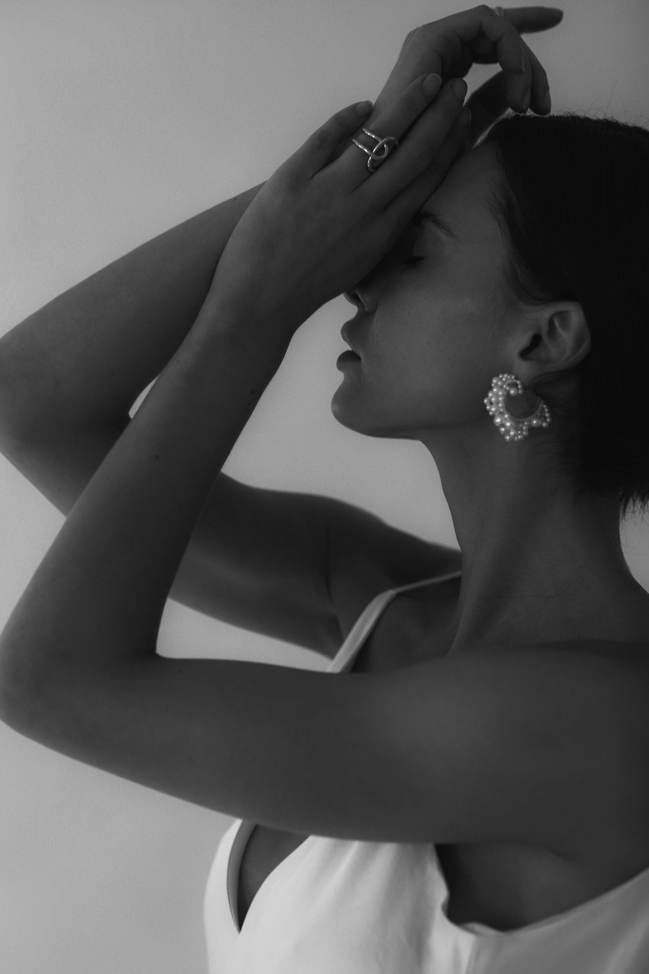 drew-pearl-hoop-earrings-abellie-bridal-earrings_29.jpg
