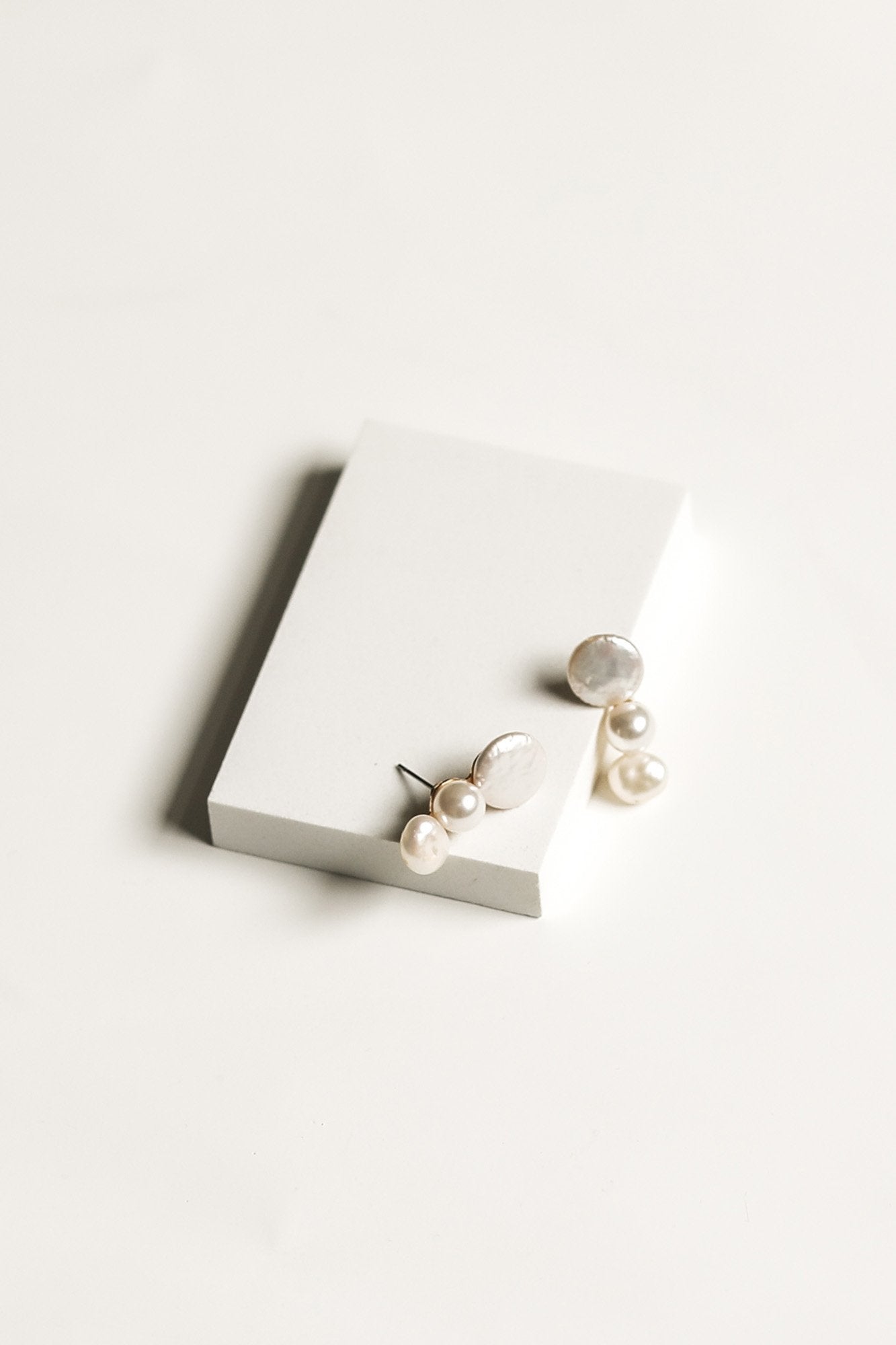 freshwater-pearl-stud-climber-earrings-abellie_04.jpg