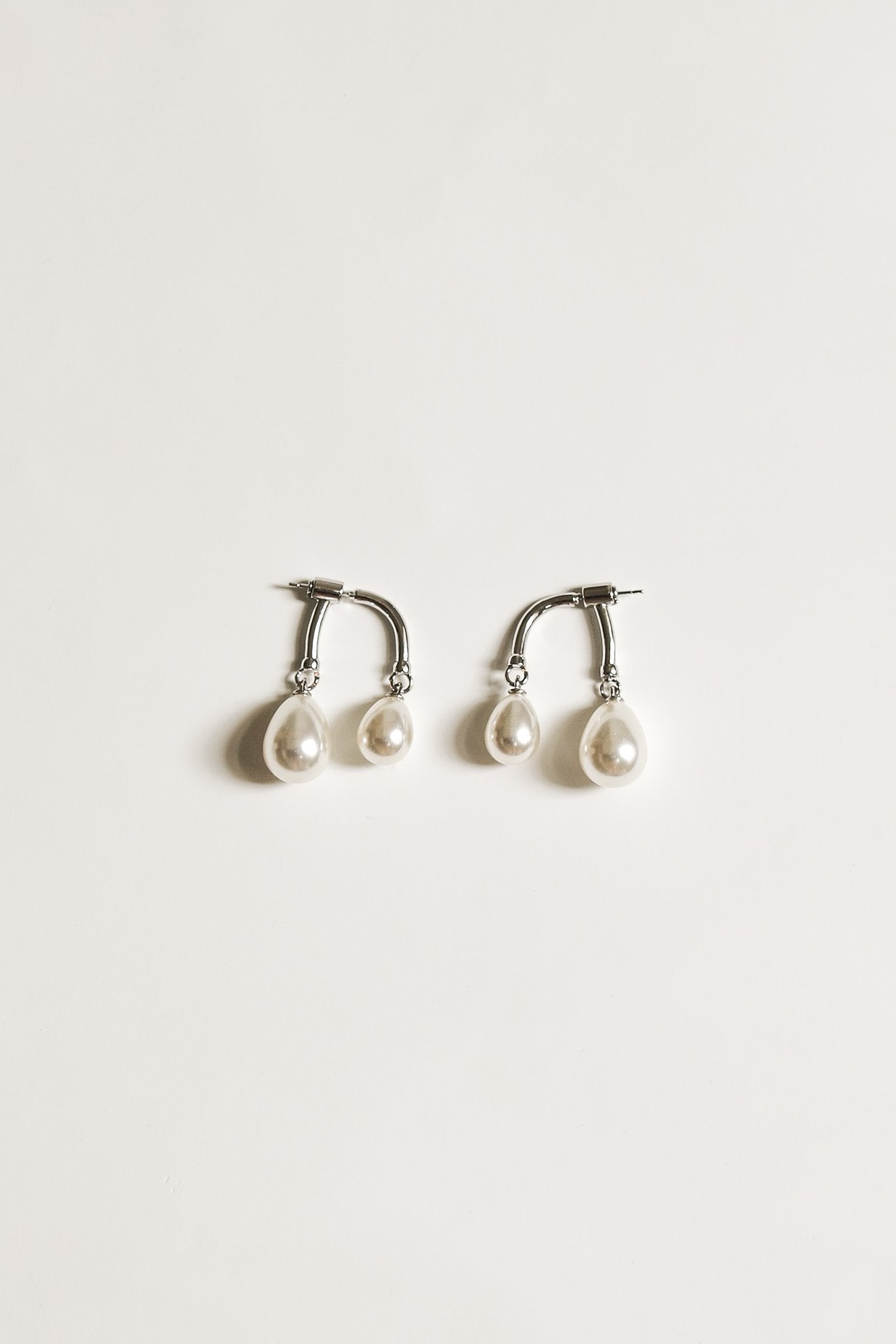 gilded-pearl-asymmetric-drop-earrings-by-abellie-250A-250A-pearls-strands-earrings-by-abellie-5.jpg