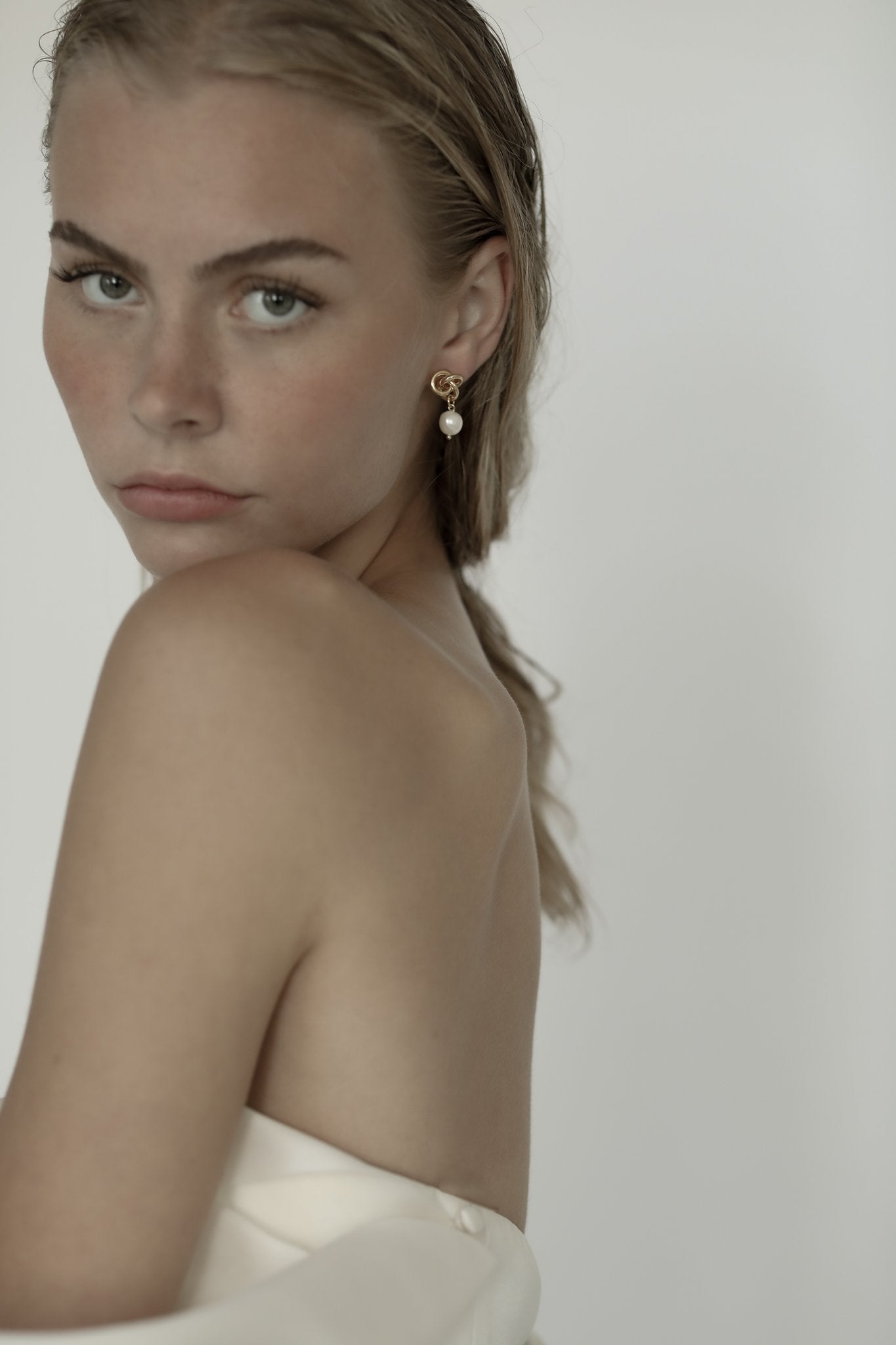 Infinty Knot Baroque Drops - Sale
