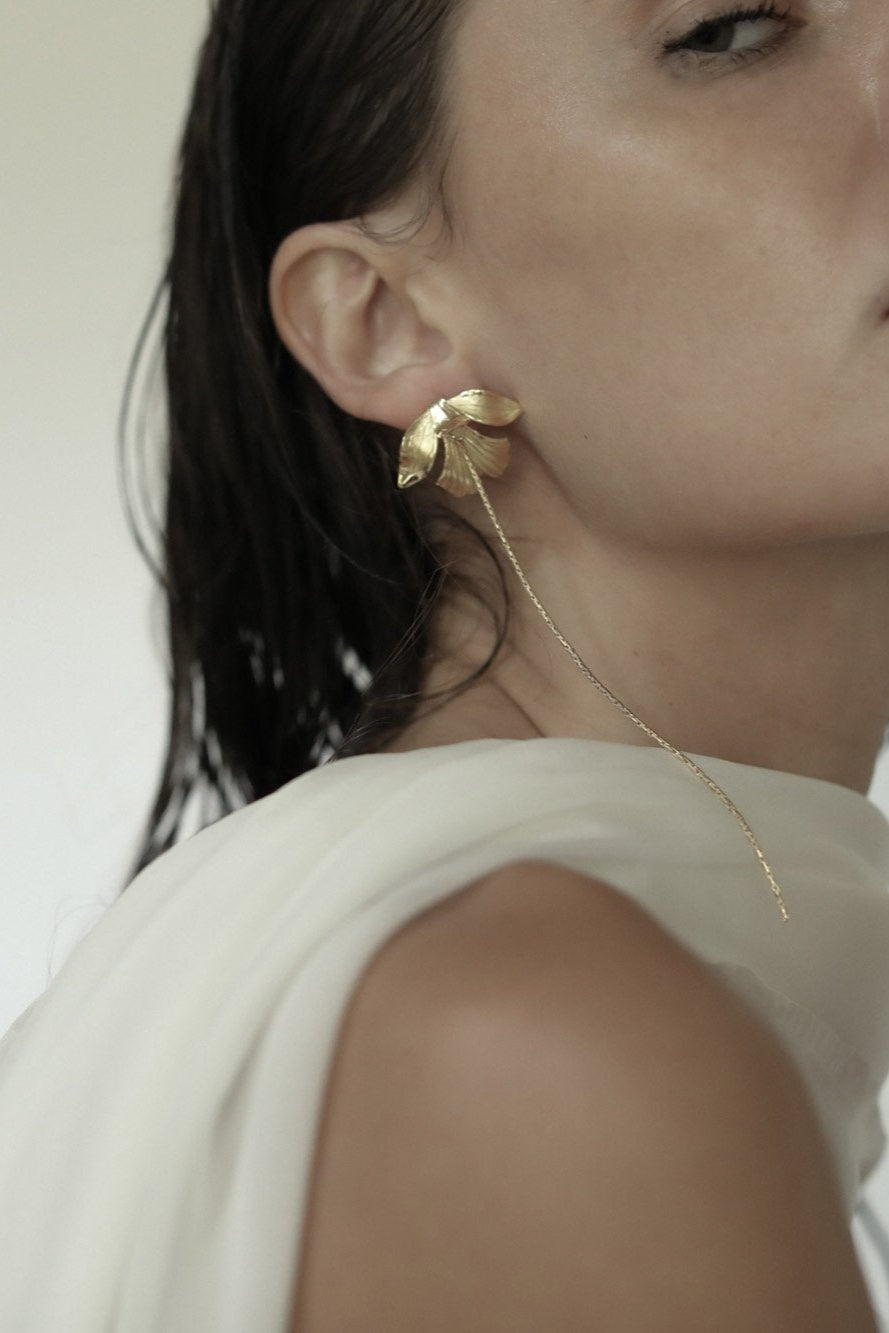 iris-gold-flower-strand-earrings-by-abellie-8.jpg