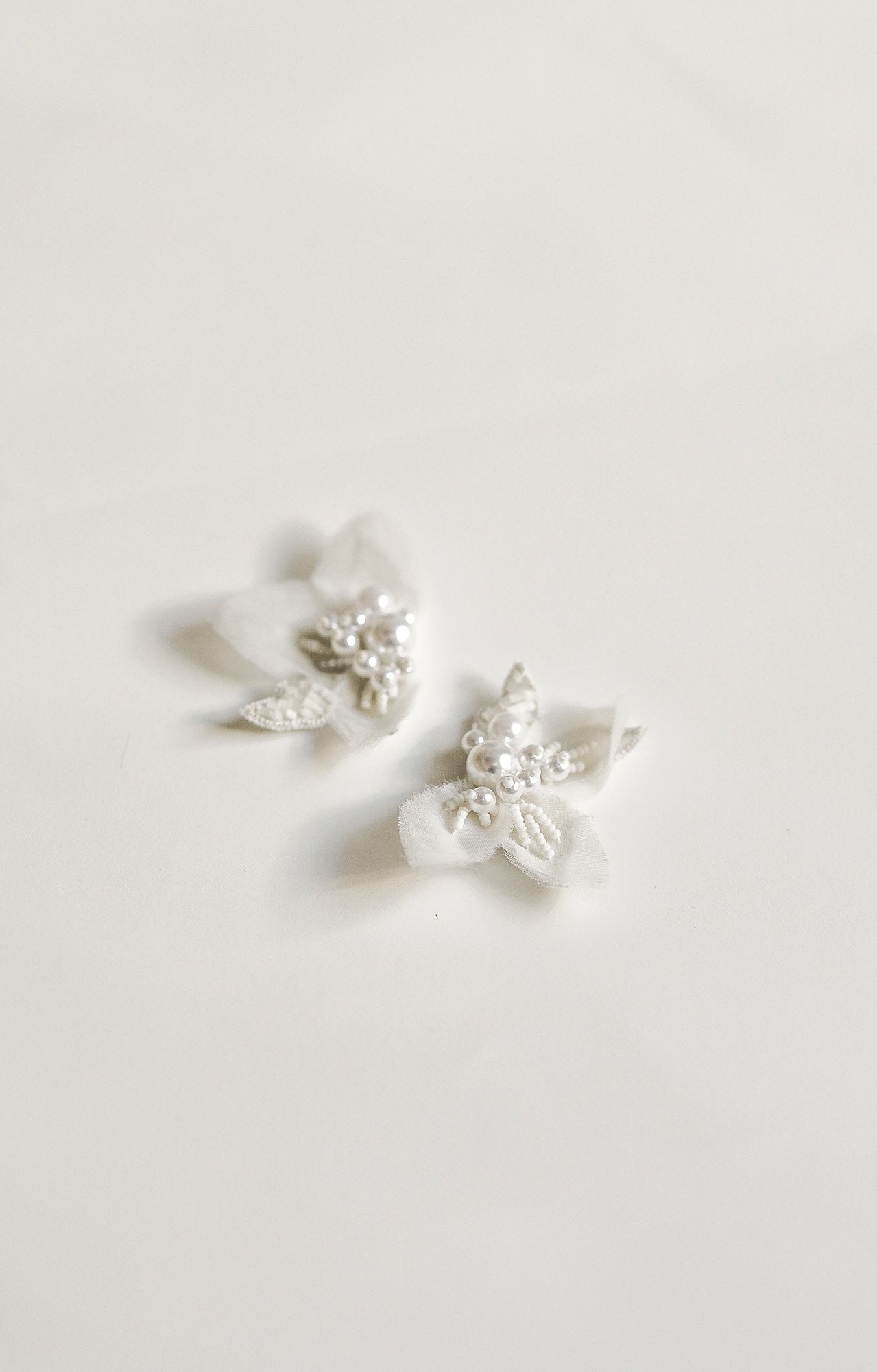 lexi-studs-ab-ellie-bridal-earrings_02.jpg
