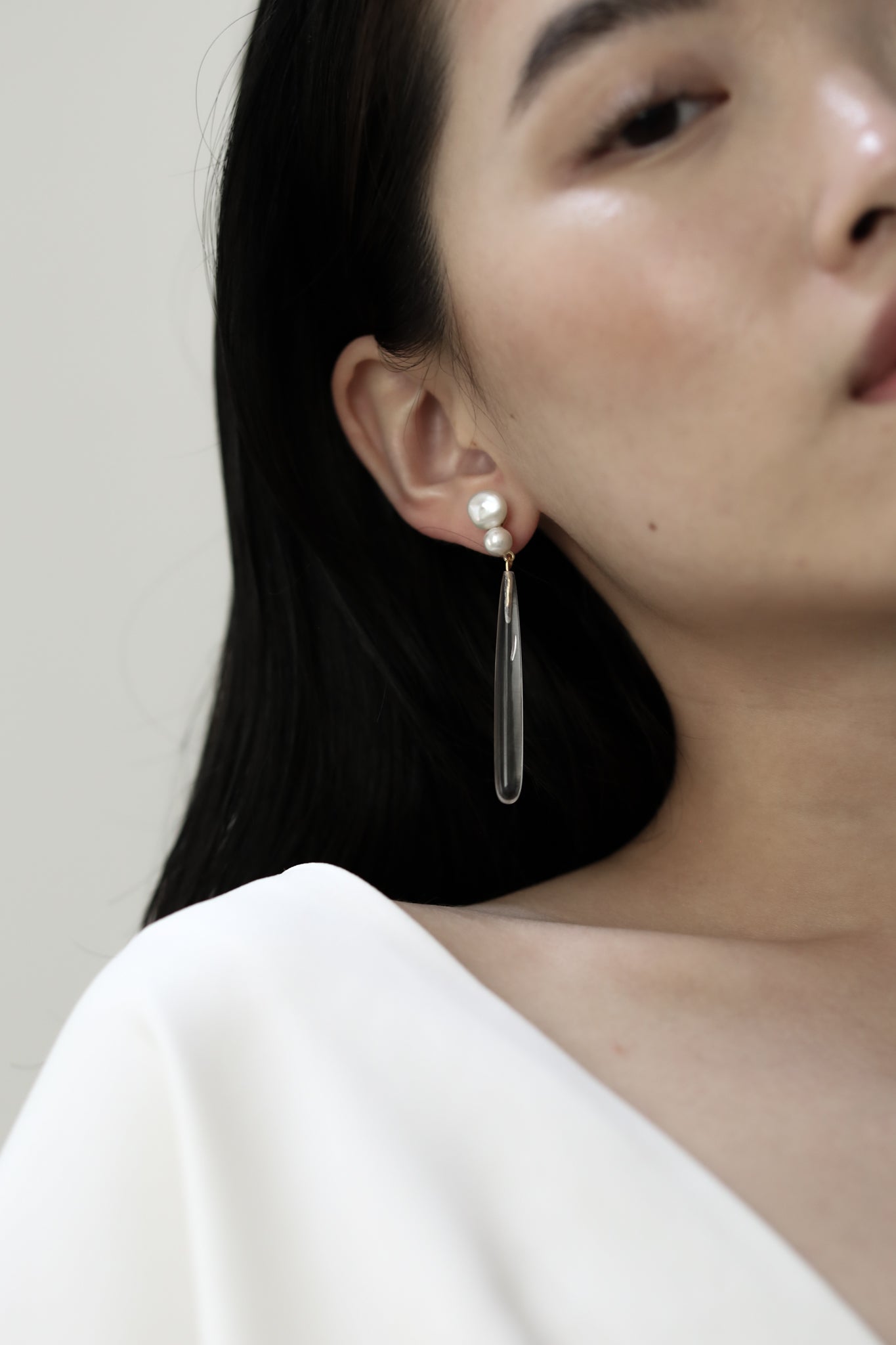 Svelte Glass x Pearl Drop Earrings