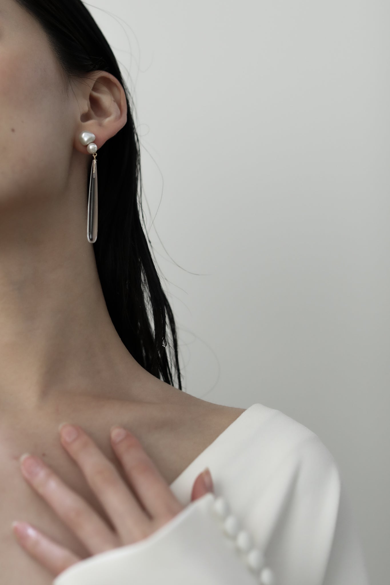 Svelte Glass x Pearl Drop Earrings
