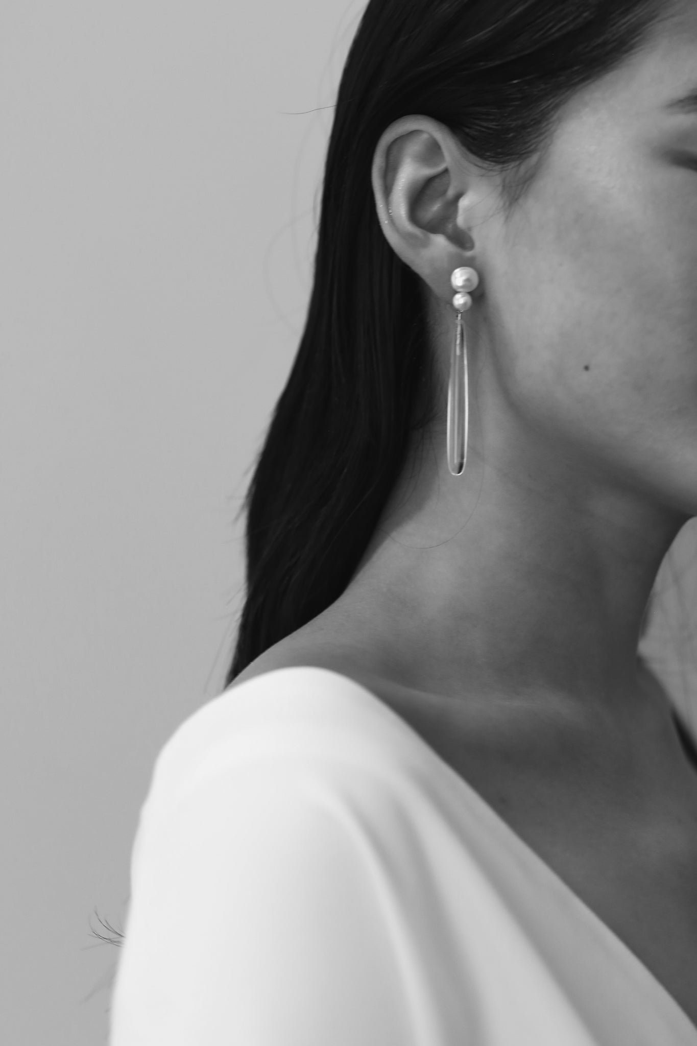 Svelte Glass x Pearl Drop Earrings