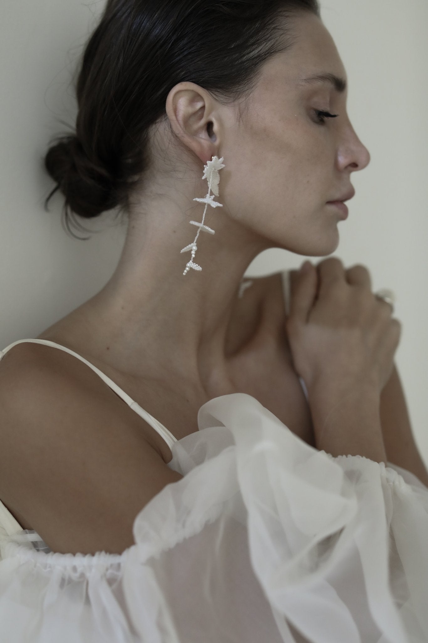 mini-mariana-ivory-wedding-earings-abellie-10.jpg