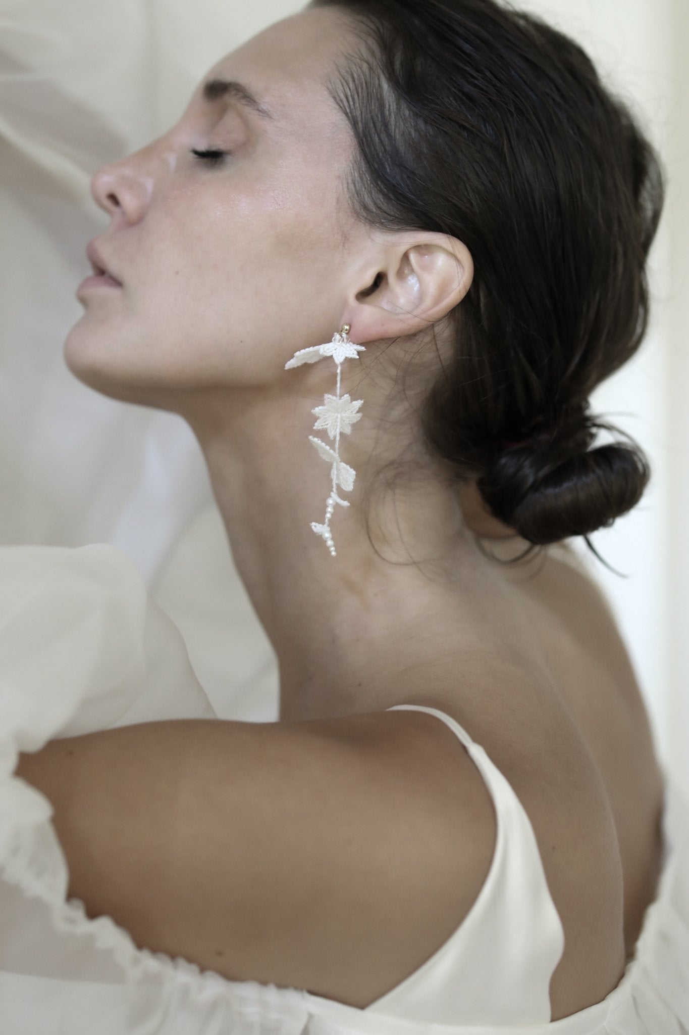 mini-mariana-ivory-wedding-earings-abellie-11.jpg