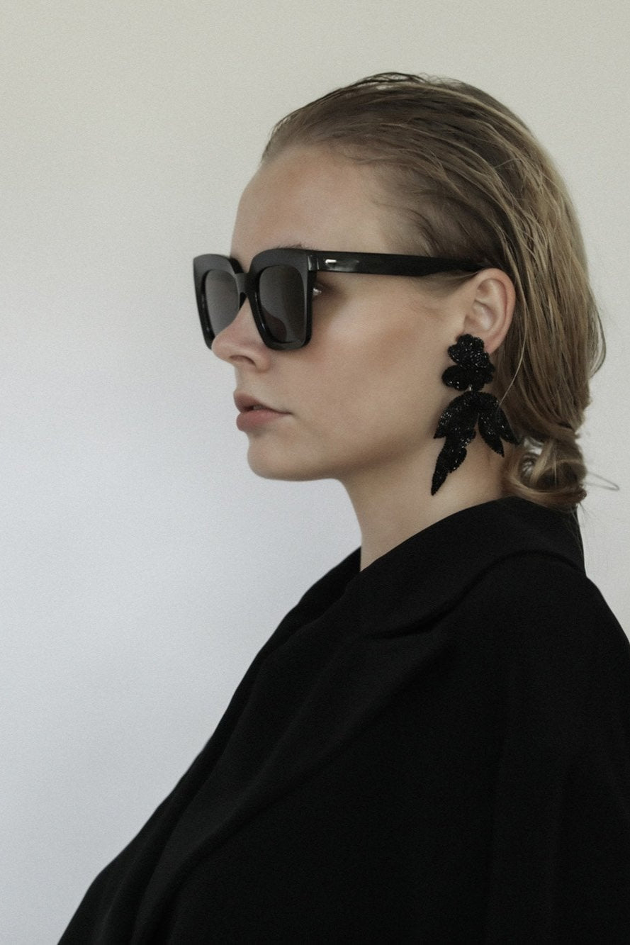 Maj Drop Earrings - Black