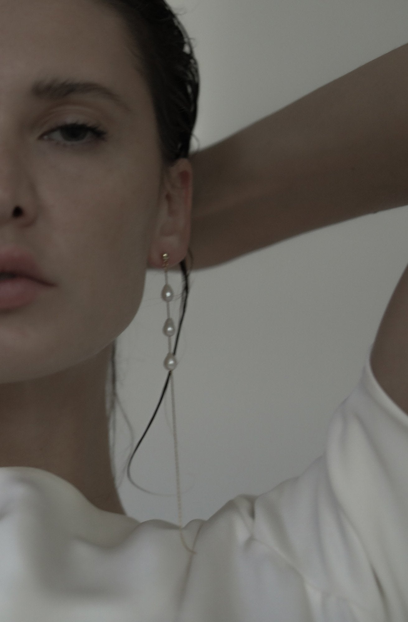 Perla Strand Earrings - Full