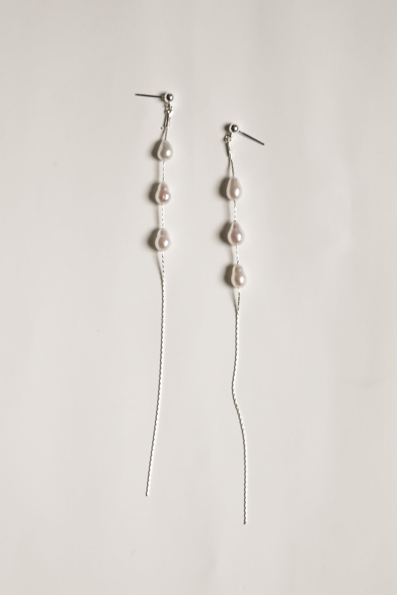 Perla Strand Earrings - Full