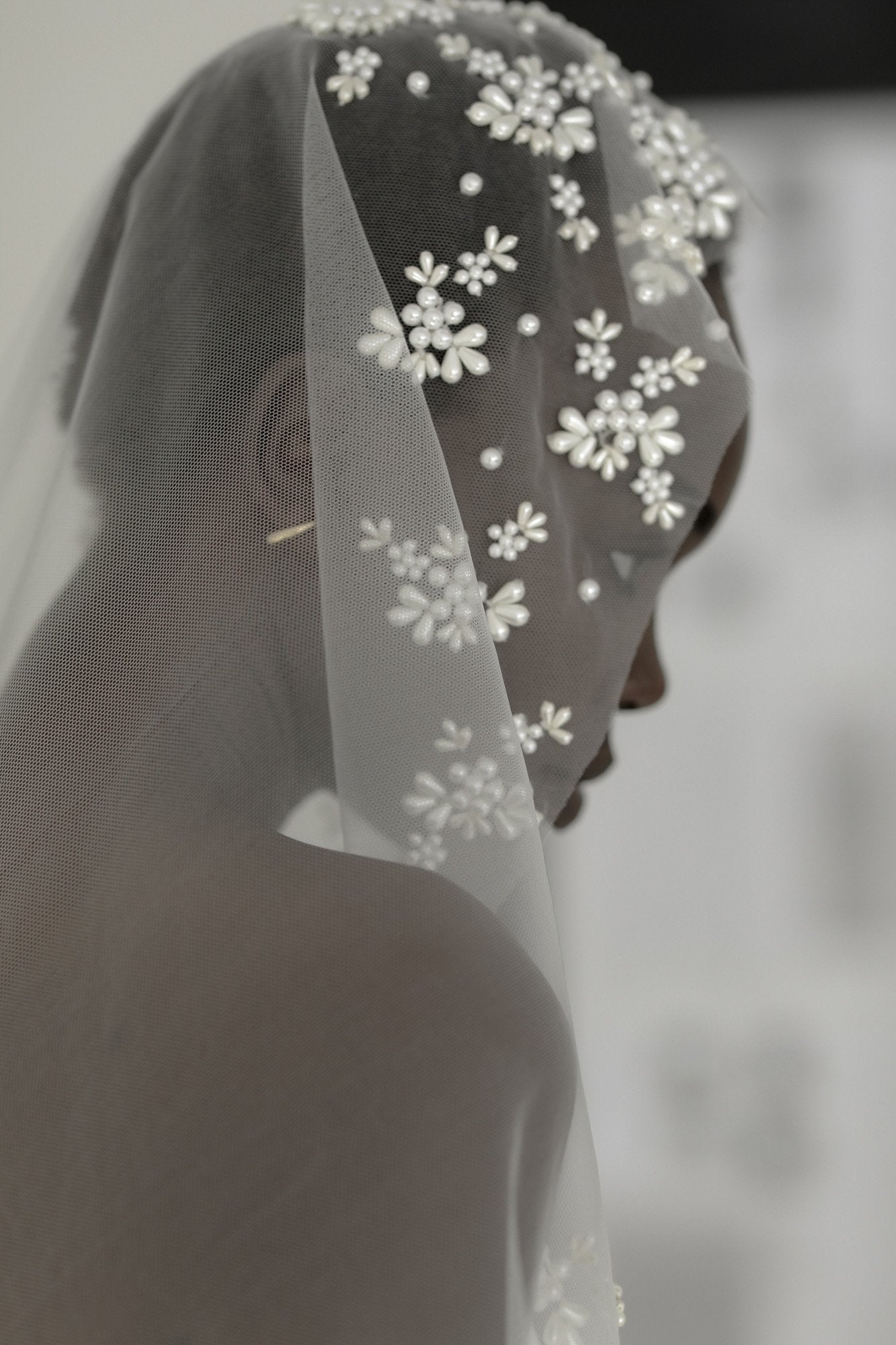sonia-mantilla-pearl-veil-veil-abellie-bridal-accessories-30.jpg