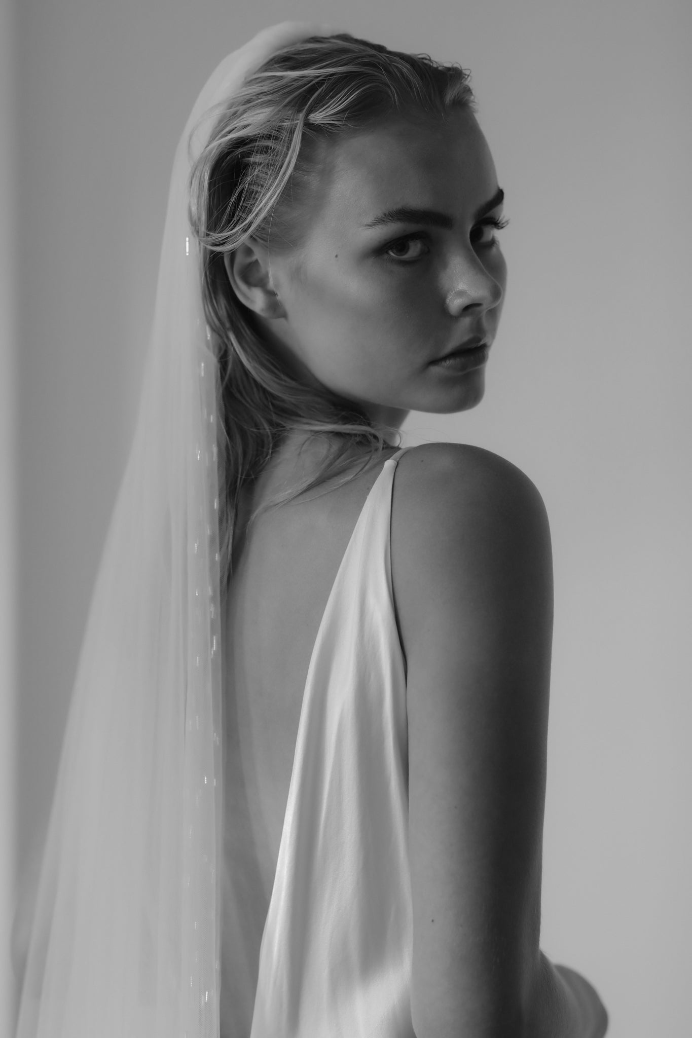 Nova Metallic Edge Veil - Sale