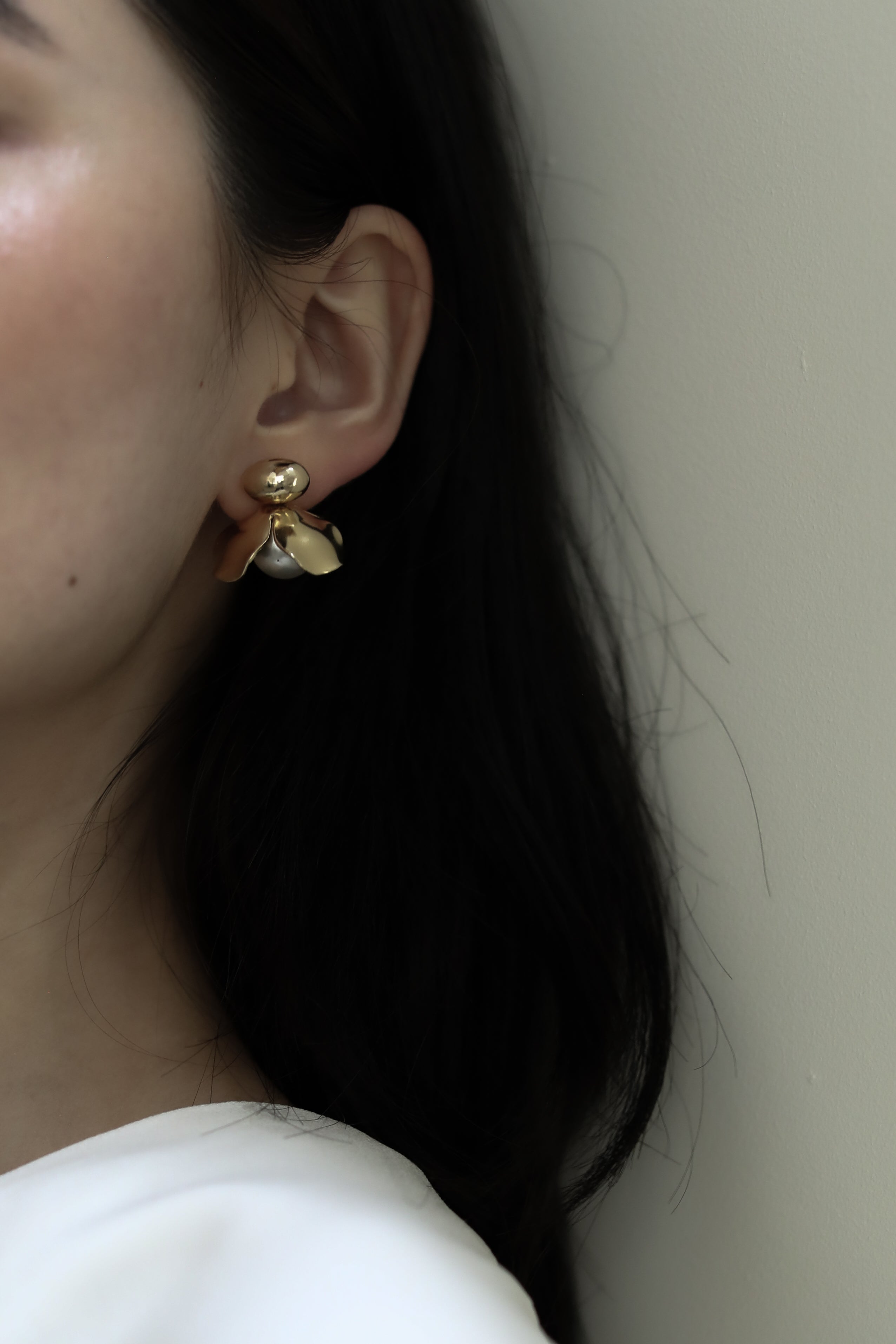 Rowan Flower + Pearl Drop Earrings - Sale