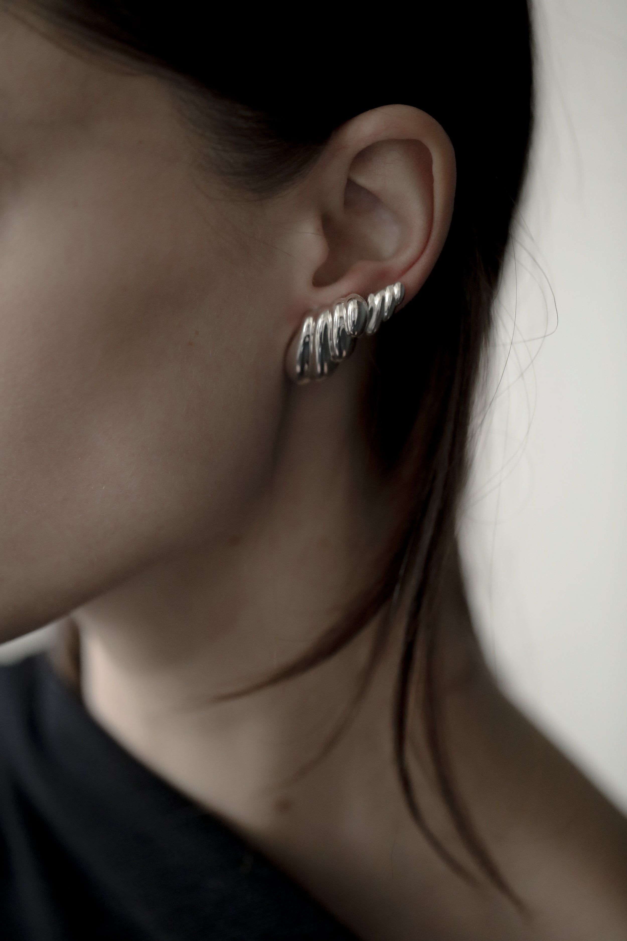 Forme Sculptural Stud Set