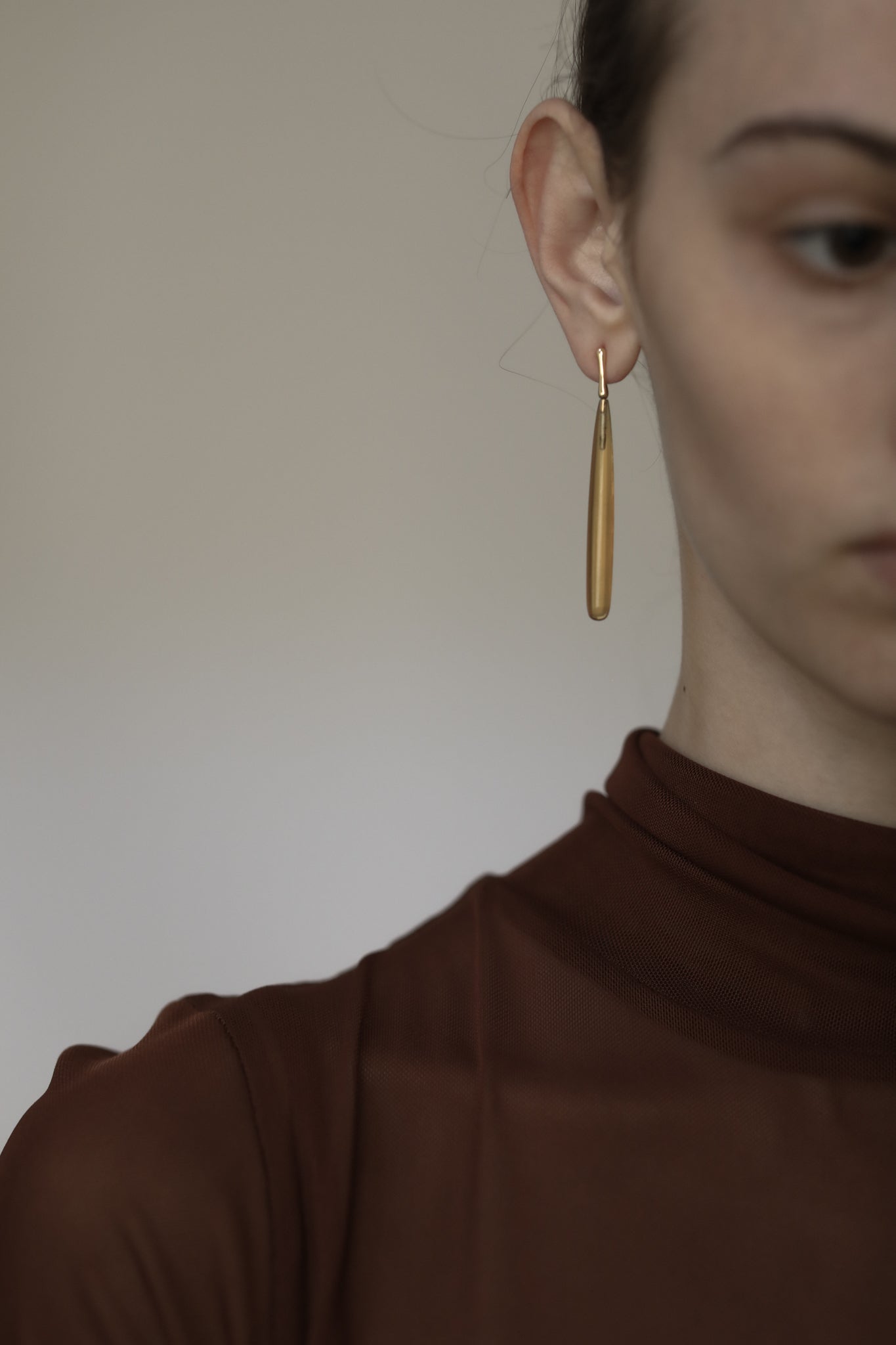 Svelte Glass Drop Earrings - Amber