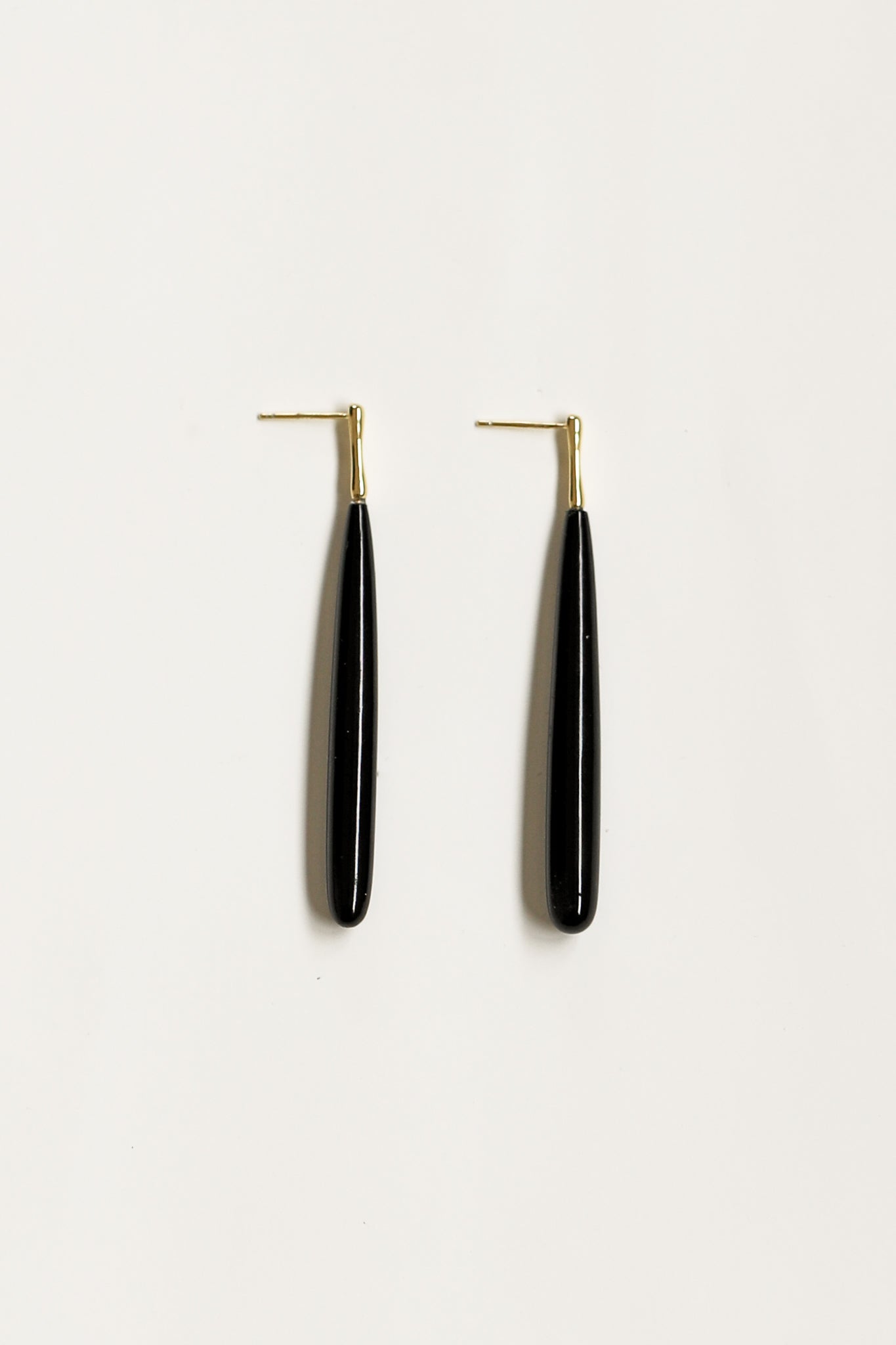 Svelte Glass Drop Earrings - Black