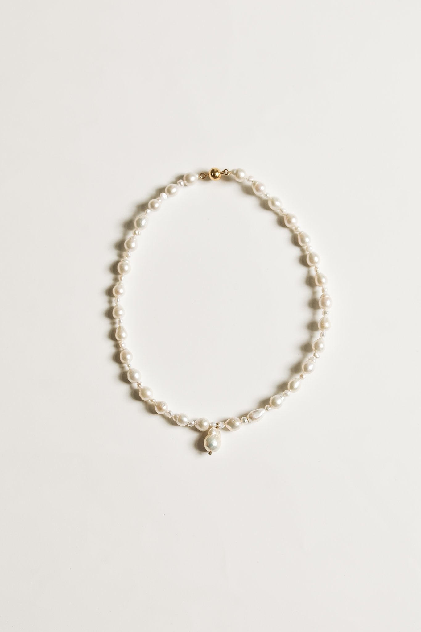 demi-baroque-pearl-necklace-by-abellie-7.jpg