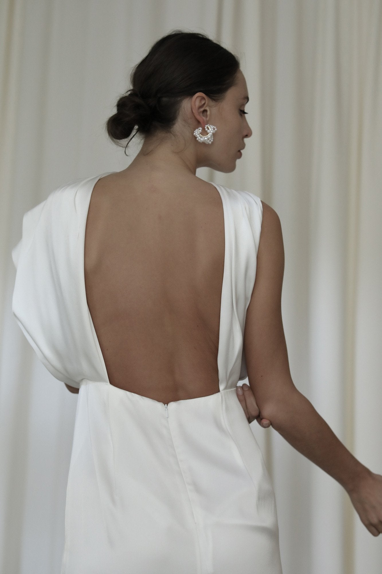 drew-pearl-hoop-earrings-abellie-bridal-earrings_44.jpg