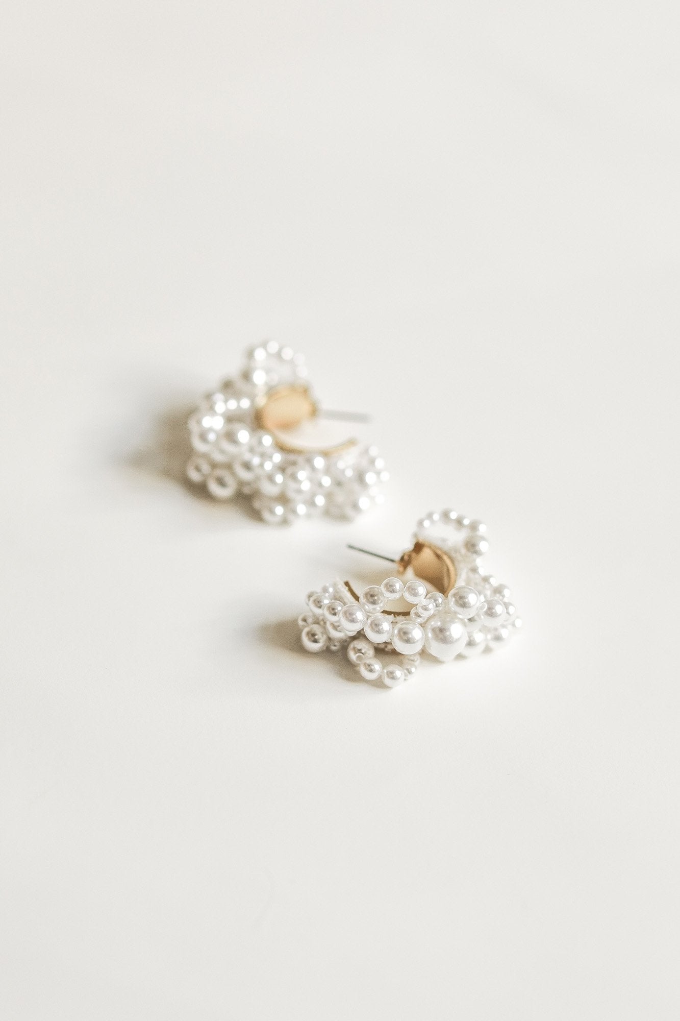 drew-pearl-hoop-earrings-abellie-bridal-earrings_50.jpg
