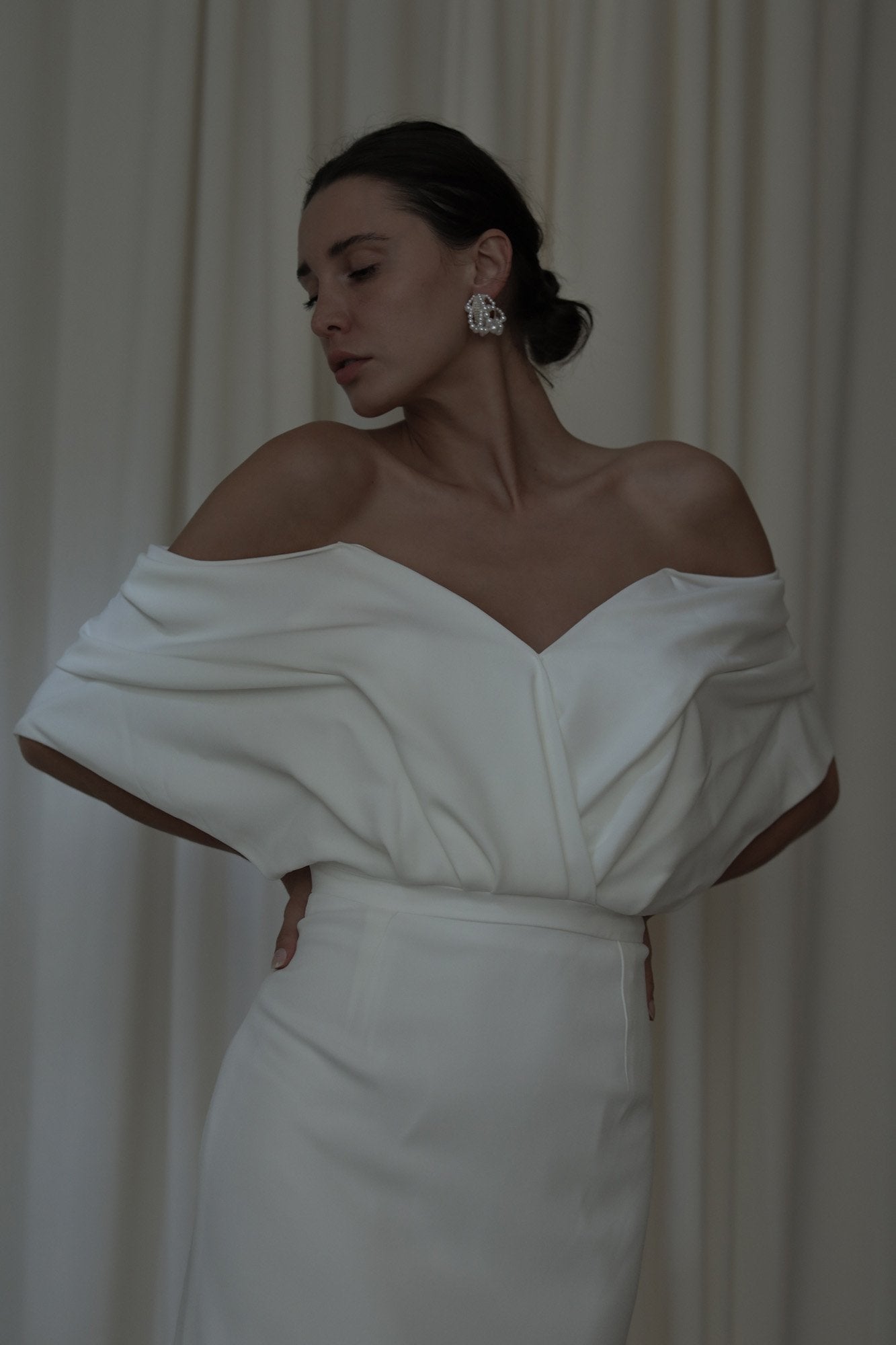 drew-pearl-hoop-earrings-abellie-bridal-earrings_75.jpg