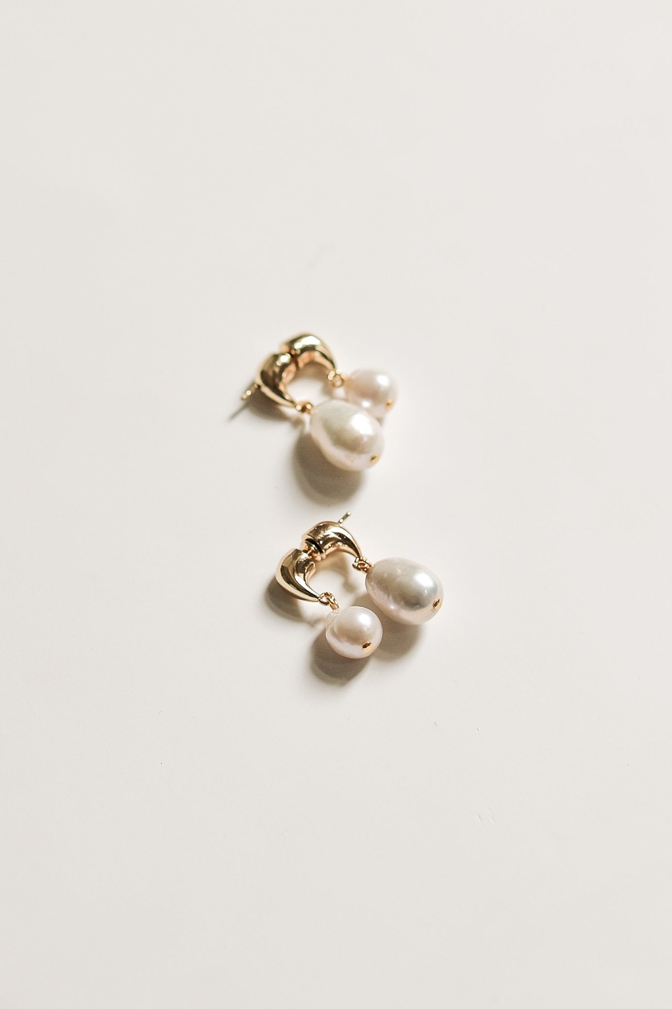 Orb Mini Baroque Pearl Asymmetric Drops