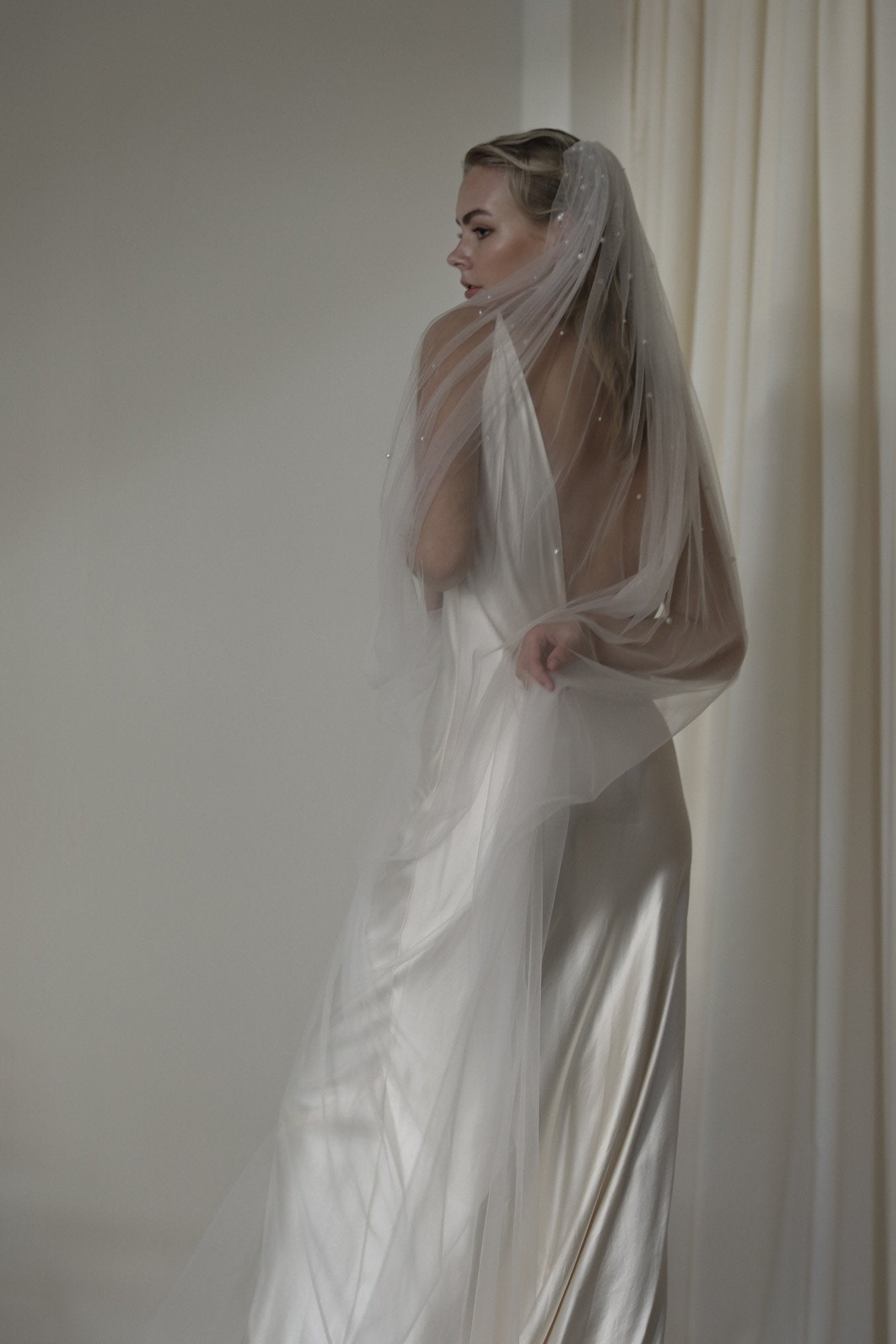 Hutton Pearl Veil