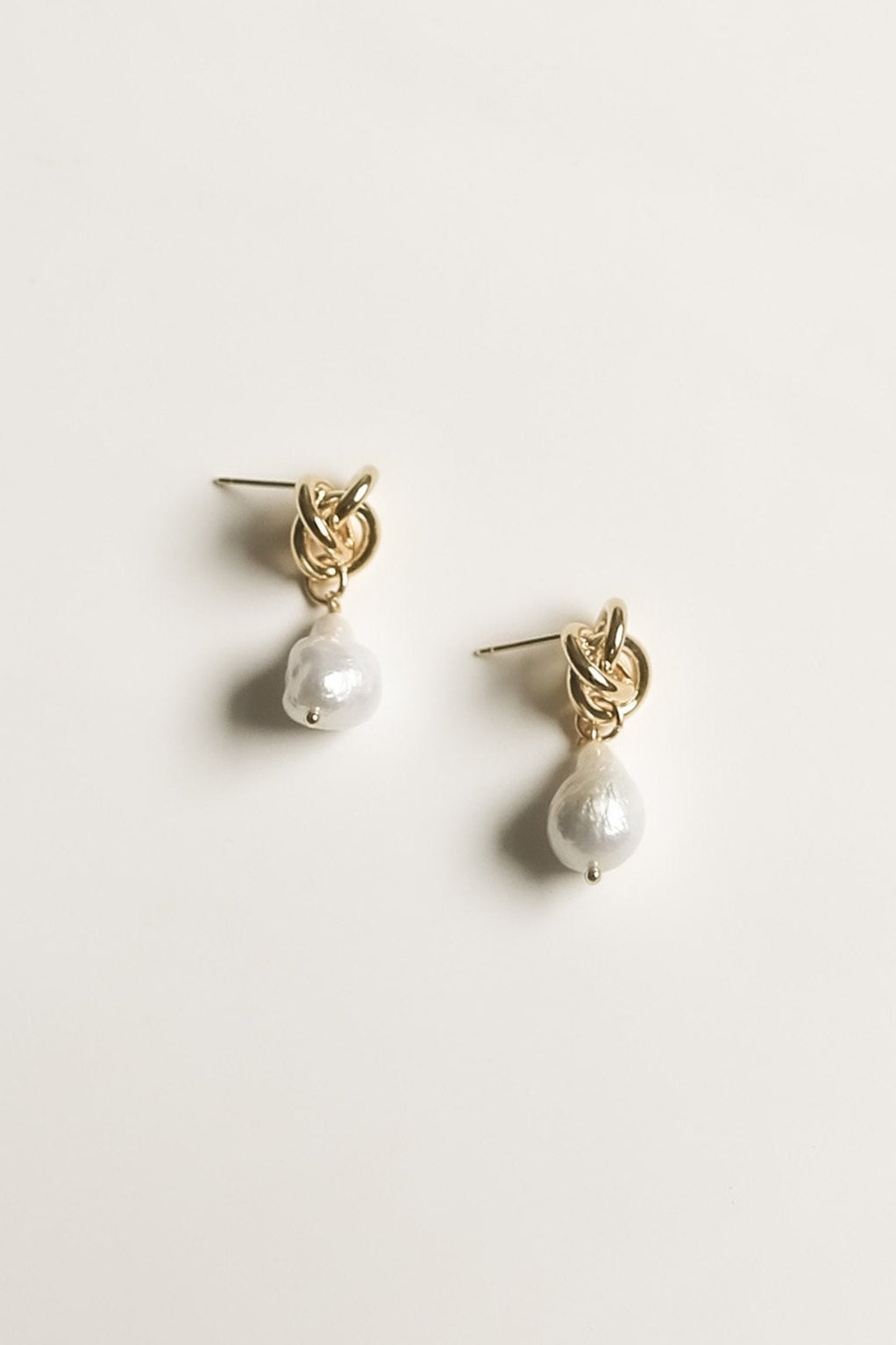 Infinty Knot Baroque Drops - Sale