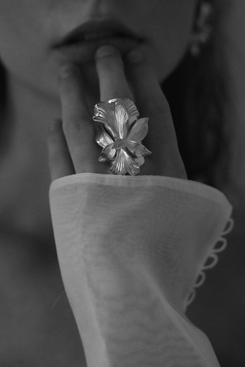 iris-ring-by-abellie-bridal-accessories-08.jpg