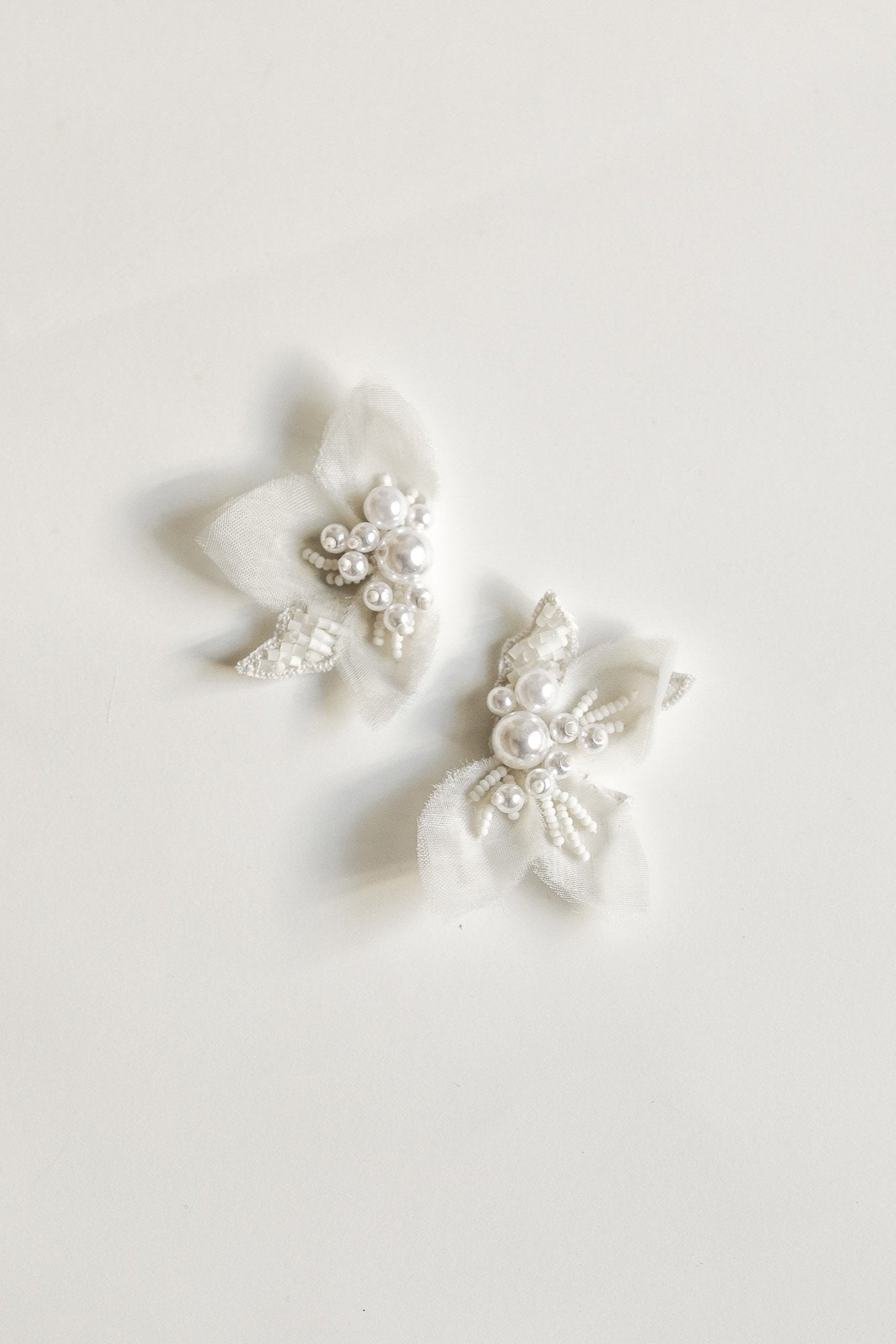 lexi-studs-ab-ellie-bridal-earrings_04.jpg