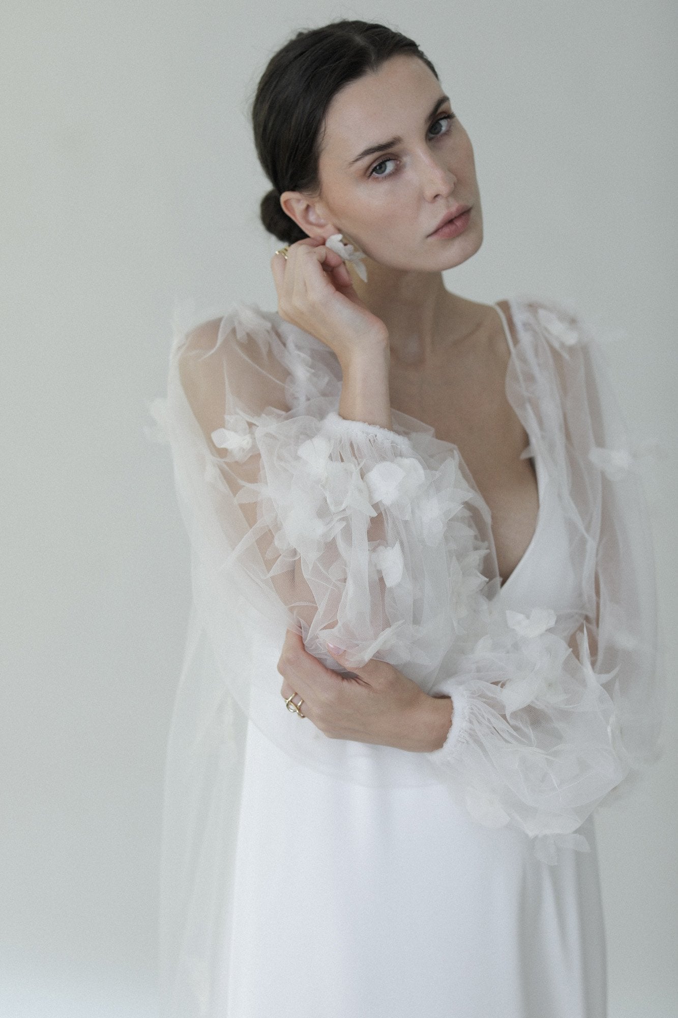 luna-bridal-cape-bridal-accessories-by-abellie-02.jpg