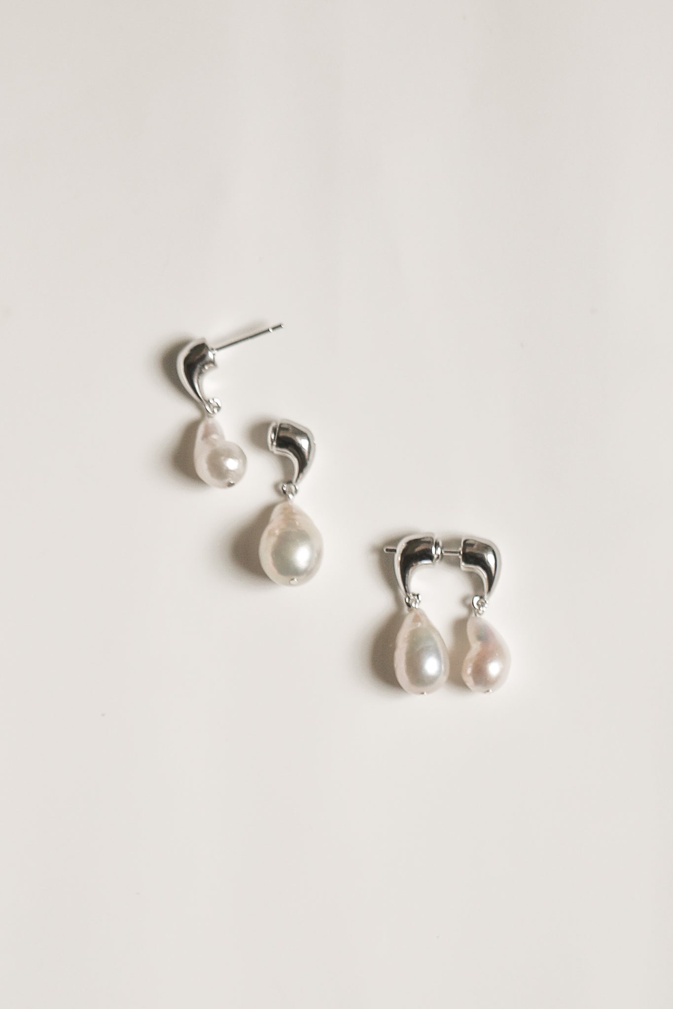 Orb Mini Baroque Pearl Asymmetric Drops