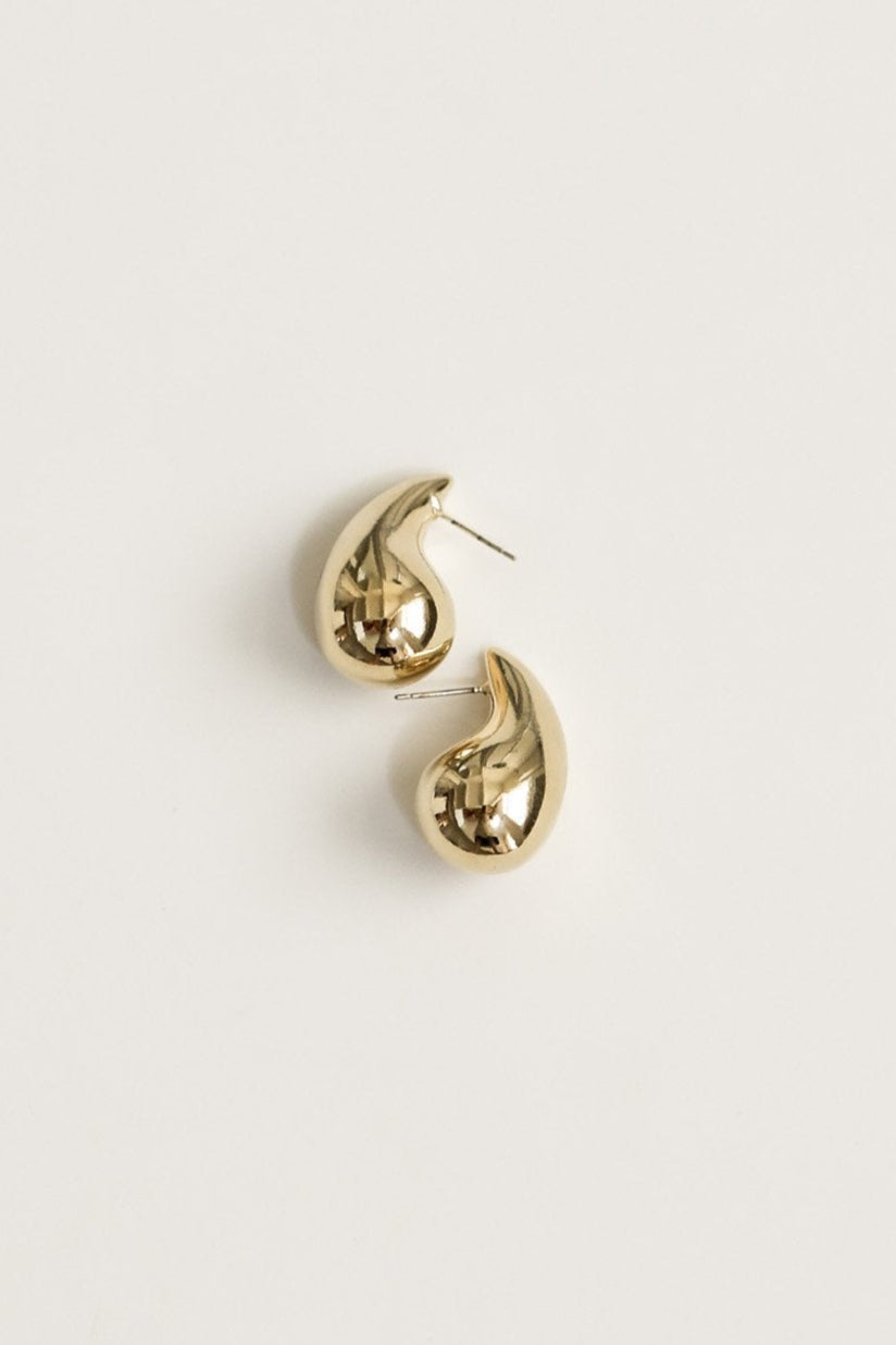 oversized-orb-gold-stud-by-abellie.jpg