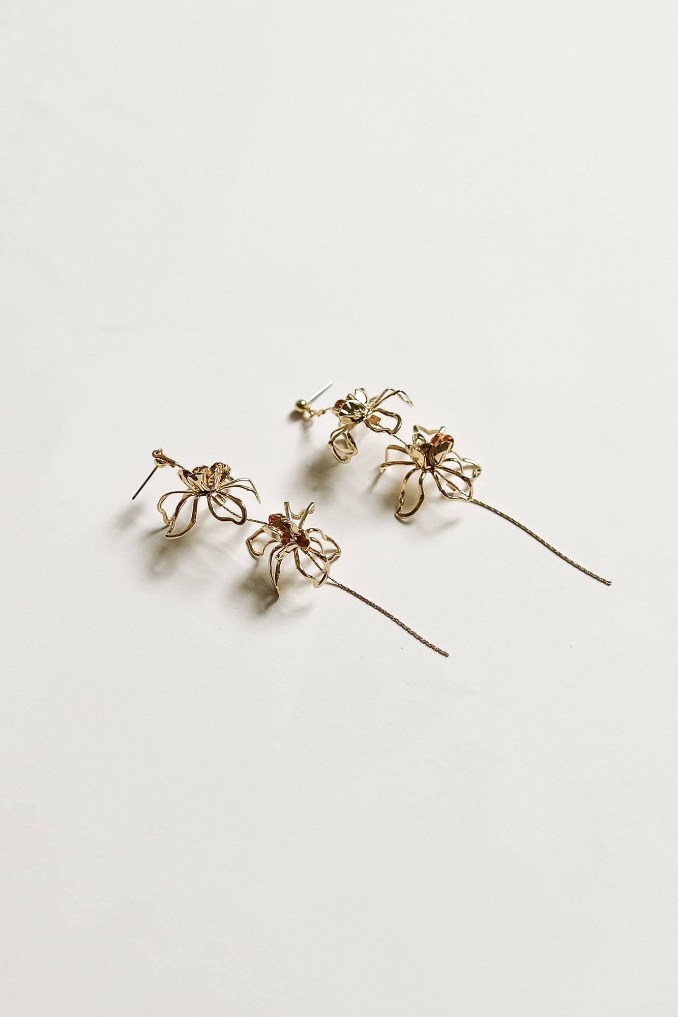 poppy-gold-floral-strand-earring-hdwr-by-abellie-2.jpg